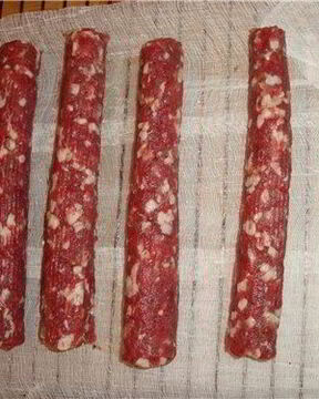 Сырокопченая колбаса
