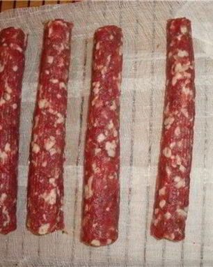 Сырокопченая колбаса