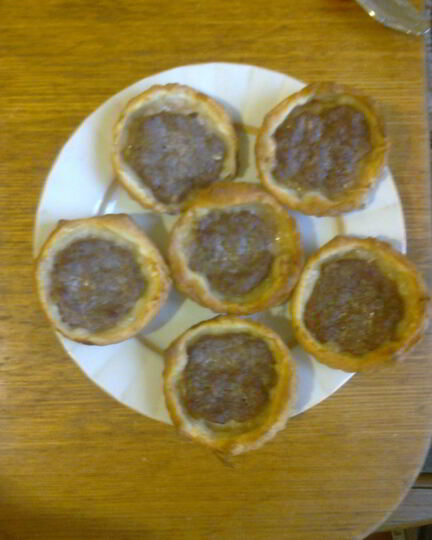 Рецепт тарталеток из слоеного теста с фаршем