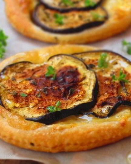 Рецепт тарталеток с баклажанами и сыром бри