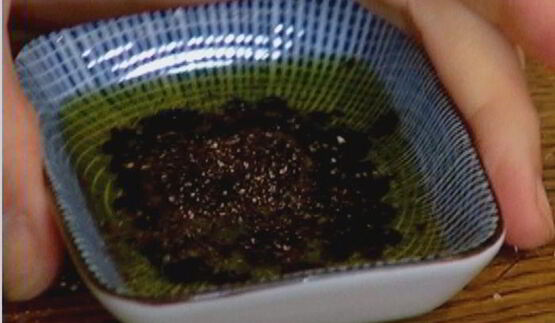 тарталетки с красным луком и сырным соусом