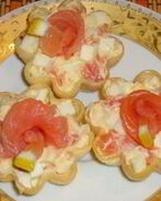 Тарталетки с семгой