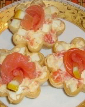 Тарталетки с семгой