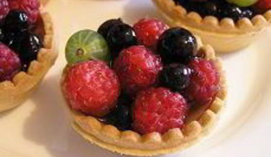 тарталетки с ягодами