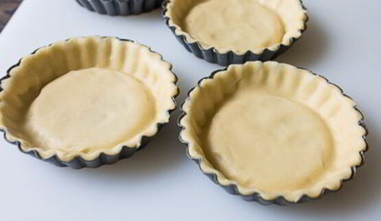 томатные тарталетки с сыром