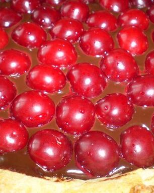 Шоколадно-вишневый тарт