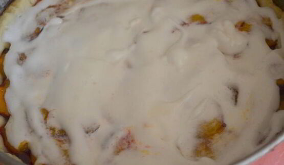 сливовый тарт из творожного теста с меренгой