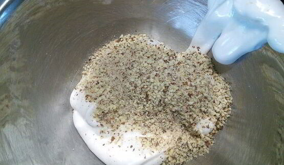 сливовый тарт с ореховым безе