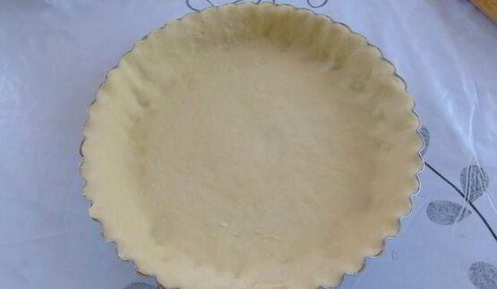 сметанный тарт с вишней и вином