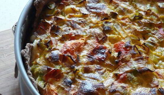 тарт из порея и овечьего сыра