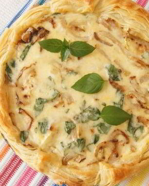 Тарт с кабачком и базиликом на слоеном тесте