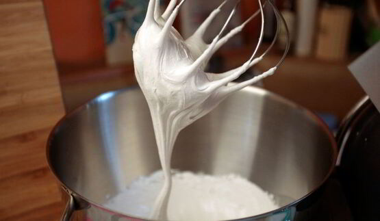 тарт с лимонной начинкой и белковым кремом