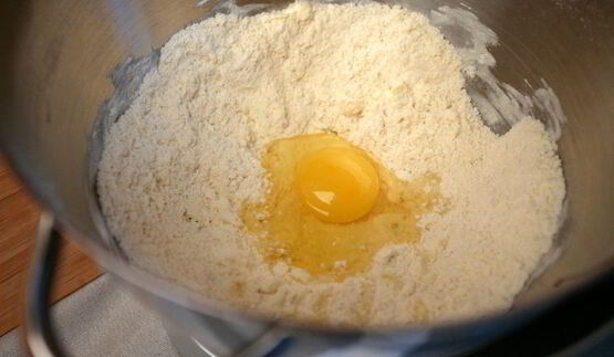 тарт с лимонной начинкой и белковым кремом