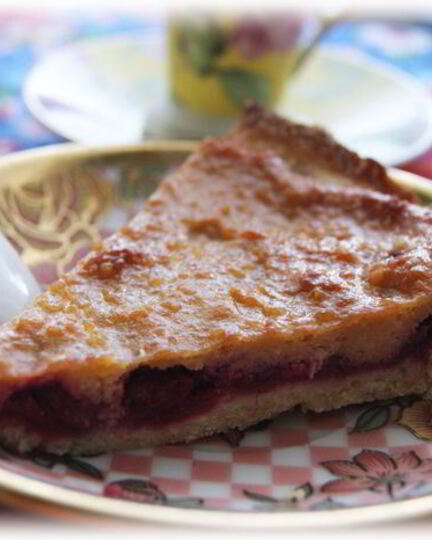 Рецепт тарта с малиной и заварным медовым кремом