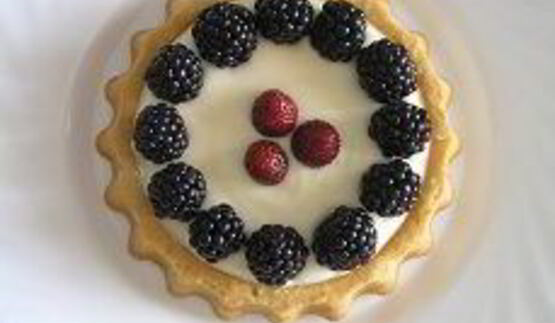тарт с маскарпоне и ежевикой