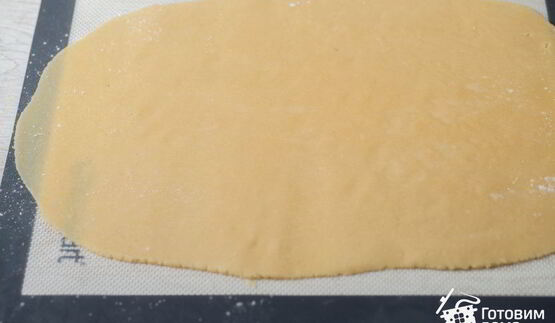 тарт с ревенем, заварным кремом и меренгой