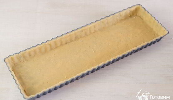 тарт с ревенем, заварным кремом и меренгой