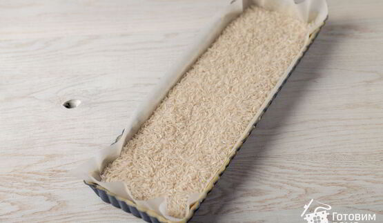 тарт с ревенем, заварным кремом и меренгой