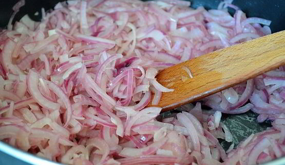 тарт татен с карамелизованным луком