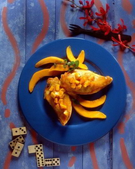 Рецепт тартинок из свежего кукурузного хлеба, горчицы, ветчины и чатни