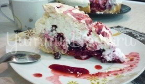 ягодный тарт под нежным безе