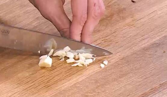 артишоки со шпинатом на тостах