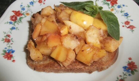 французские тосты с яблоками