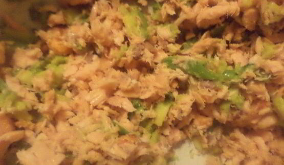 тосты с лососем, авокадо и дижонской горчицей