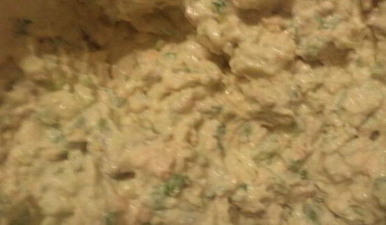 тосты с лососем, авокадо и дижонской горчицей