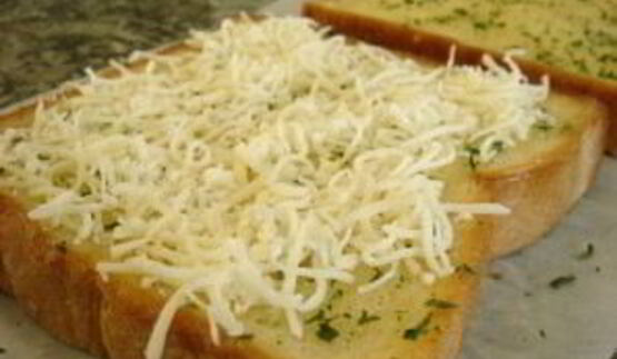 тосты с сыром и чесноком