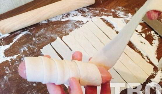 вкусные сосиски в тесте