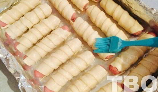 вкусные сосиски в тесте