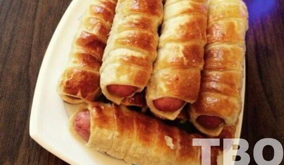 вкусные сосиски в тесте
