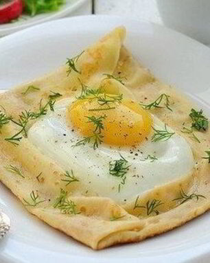 Оригинальная яичница в блине