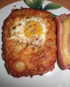 Яичница по-украински с сыром