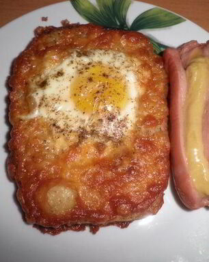 Яичница по-украински с сыром