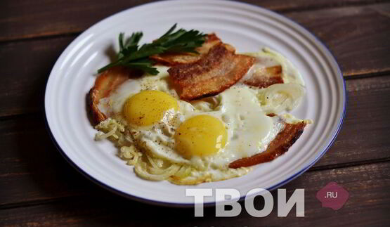 яичница с беконом