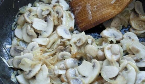 яичница с грибами