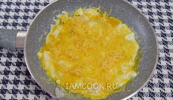 яичница с сыром