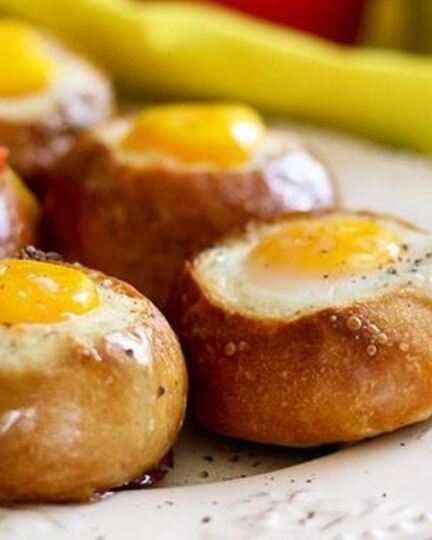 Рецепт яичницы в хлебнома горшочке