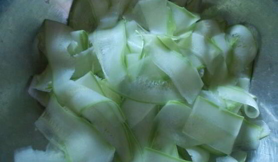 закуска из маринованных кабачков с медом и чесноком