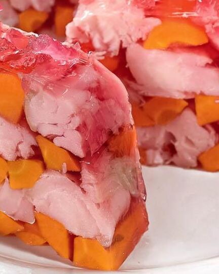 Рецепт заливного из белой рыбы в свекольном желе