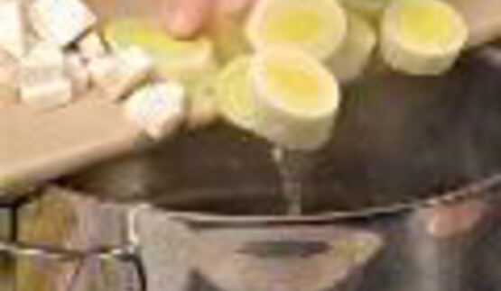 заливное из белой рыбы в свекольном желе