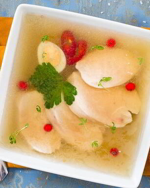 Заливное из куриного филе с овощами