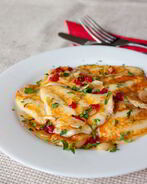 Жареный сулугуни с острым перцем и чесноком