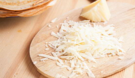 блинные мешочки с жюльеном из курицы и грибов