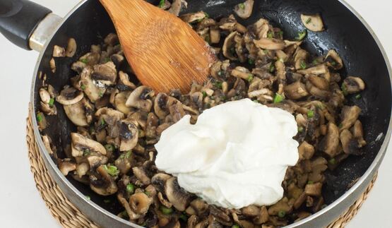 грибной жульен из шампиньонов