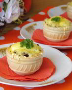 Жульен в тарталетках с грибами и курицей