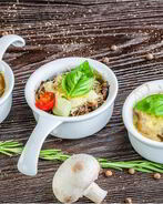 Жюльен из кальмаров с сыром и грибами